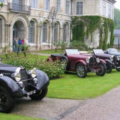 Le coin des Bugatti dans le parc de Valloires