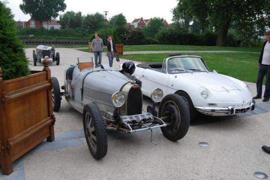 Bugatti et Alpine cabriolet